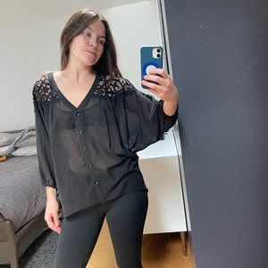 Black blouse with shoulder lace Size: S